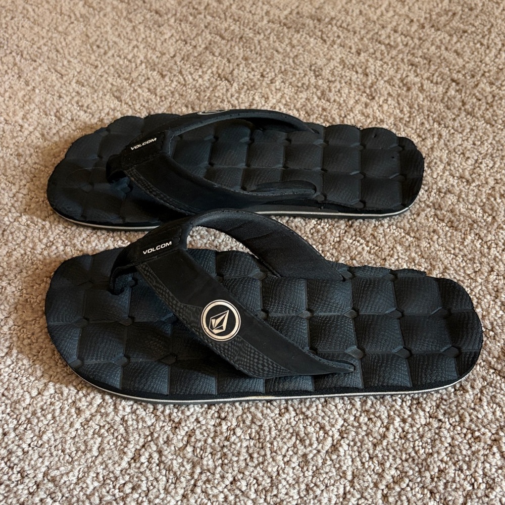 Volcom flip-flops - Picture 2 of 5